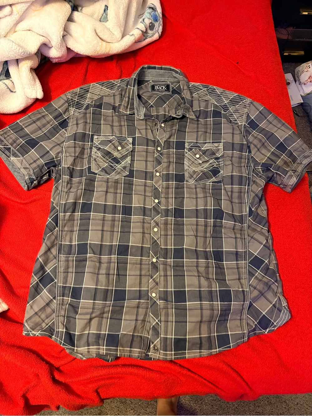 Buckle Men's Gray and Navy Plaid Short-Sleeve Button-Down Shirt